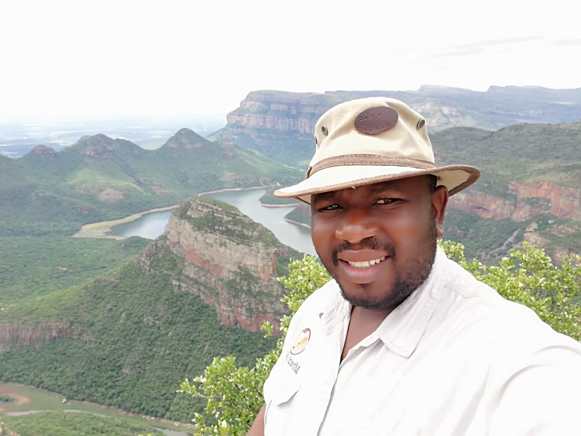 Mbazi Safaris guide overlooking the Blyde River Canyon